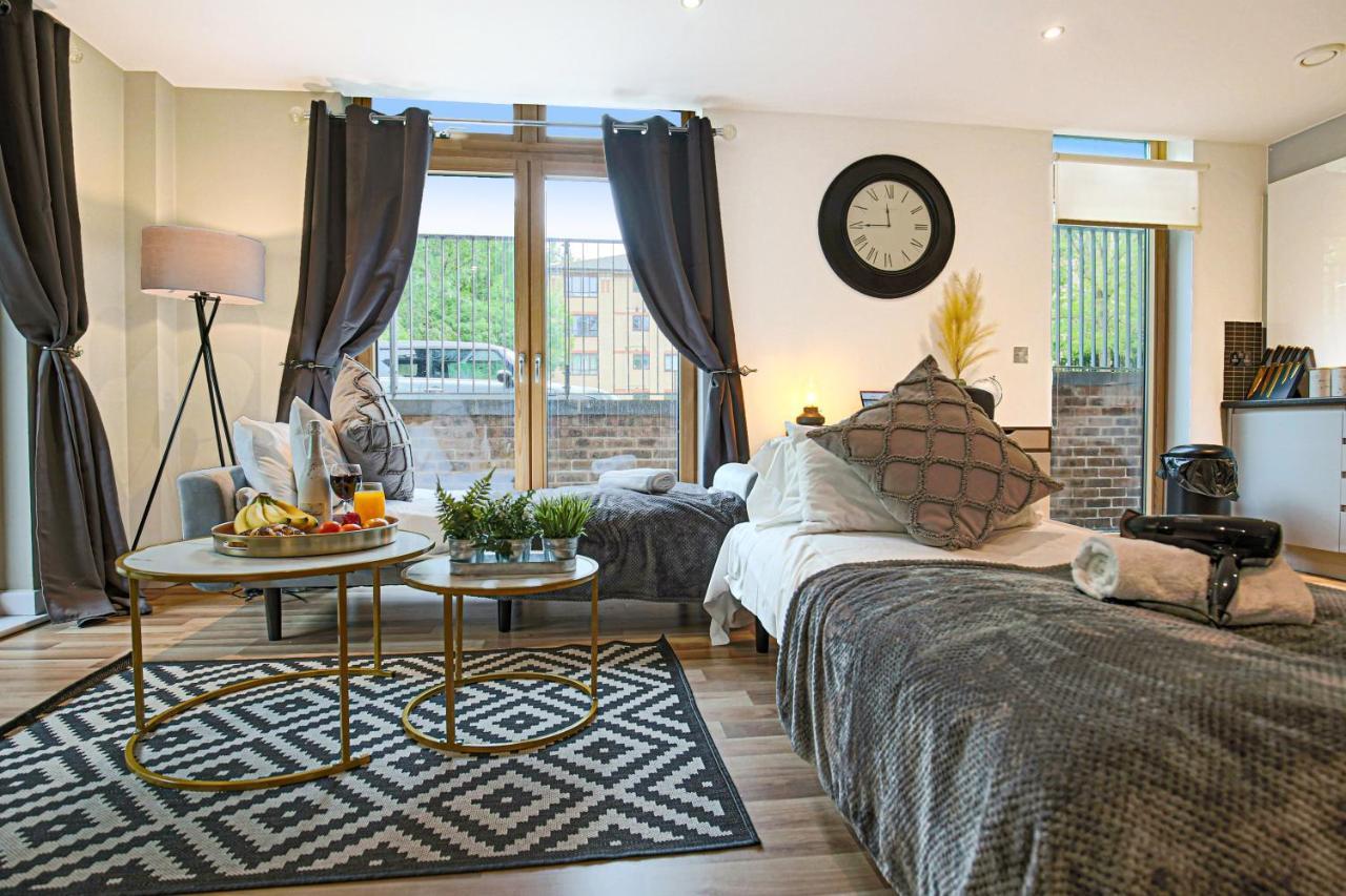 Campbell Park Apartment - City Centre - Free Parking, Balcony, Super-Fast Wifi And Smart Tv With Netflix By Yoko Property Milton Keynes Kültér fotó