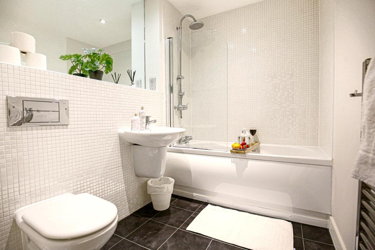 Campbell Park Apartment - City Centre - Free Parking, Balcony, Super-Fast Wifi And Smart Tv With Netflix By Yoko Property Milton Keynes Kültér fotó